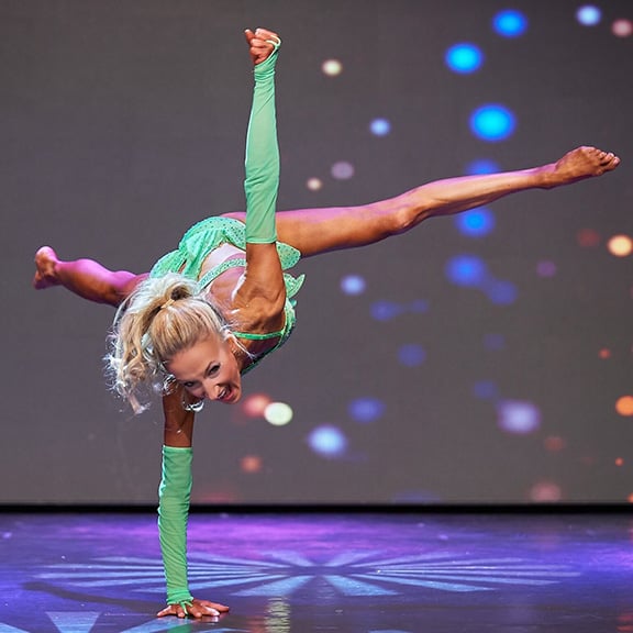 Butulis Fitness Stage Star jump-sm.jpeg